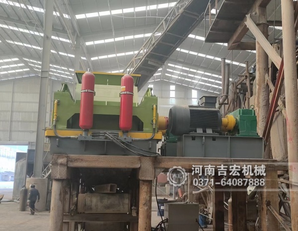 粒度精準(zhǔn)控制：金尾礦對(duì)輥破碎機(jī)如何實(shí)現(xiàn)高效回收的“關(guān)鍵一步”！