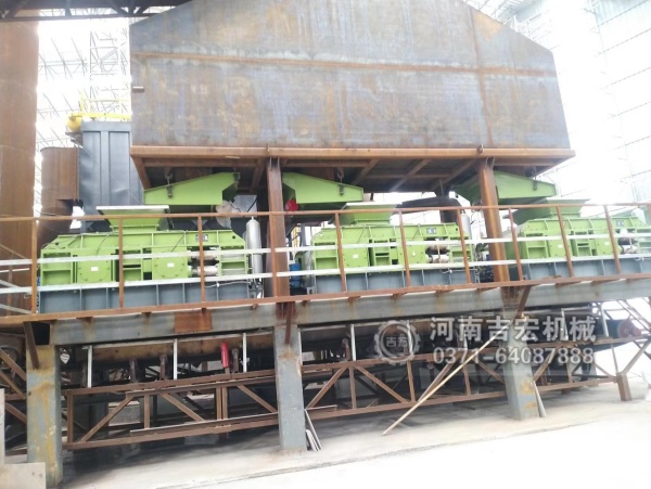 看行家如何選擇：深扒液壓對(duì)輥制砂機(jī)讓石料廠(chǎng)利潤(rùn)翻倍的秘密！
